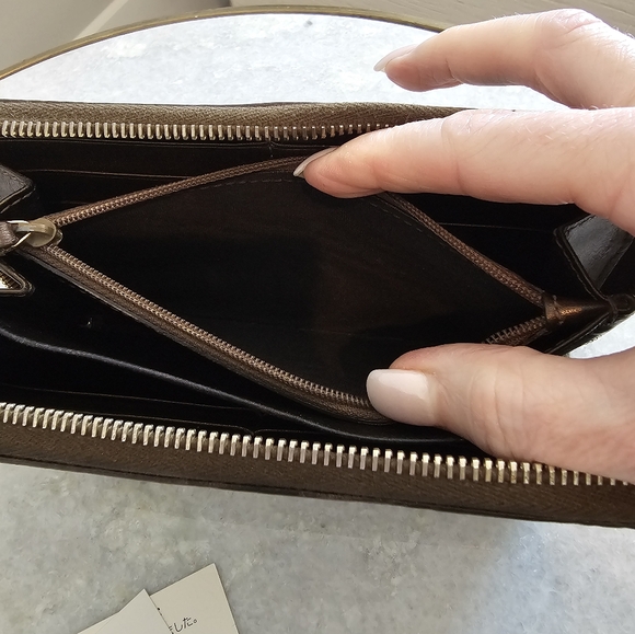 AUTHENTIC Gucci Vintage Guccissima GG Brown Zip-Round Wallet Clutch - Picture 8 of 15